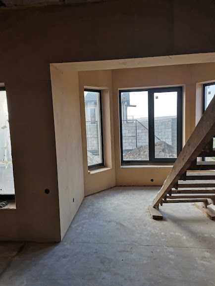 Штукатурка стен машинная, Полусухая стяжка полов, Малярка, Декоративка