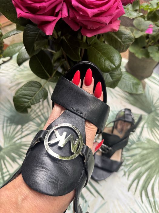 Sandałki na szpilce Michael Kors 38