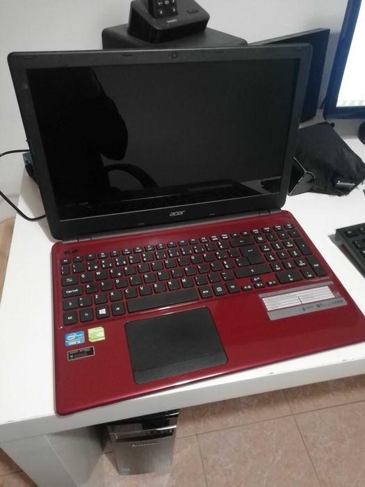 Portátil Acer Aspire E1-570G em Excelente Estado