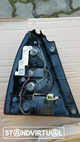 Farol traseiro subaru forester