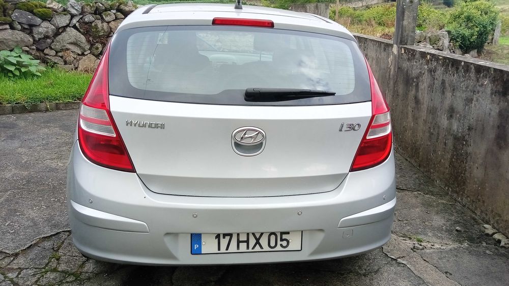 HYUNDAI i30 de 2009 em bom estado geral