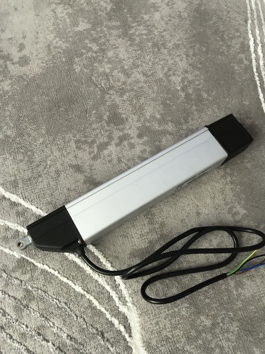 Siłownik liniowy elektryczny Mingardi Euro 1 ze sztywnym trzpieniem
