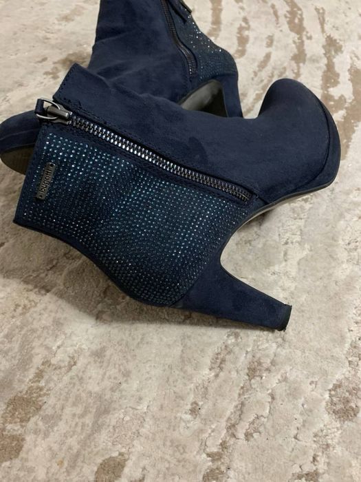 Чобітки Bugatti на підборах, розмір 39