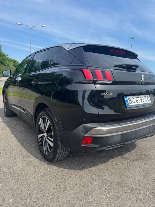 Продаю автомобіль peugeot 3008