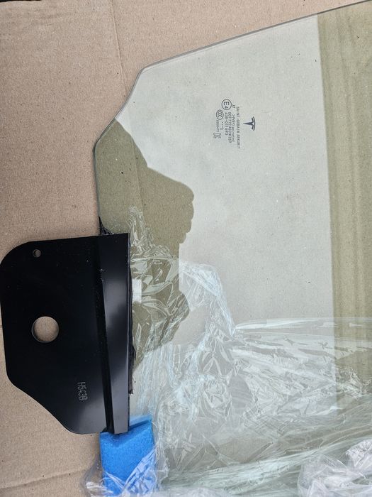 Стекла двойные Tesla model Y