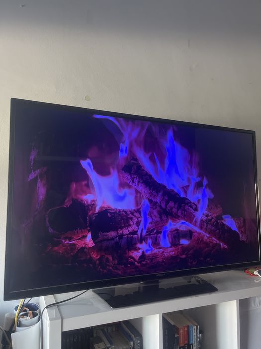 Televisão Hitachi 43” Smart TV