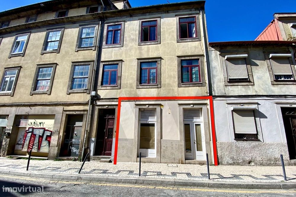Loja para arrendamento na Rua do Rosário, nº 47 – Porto