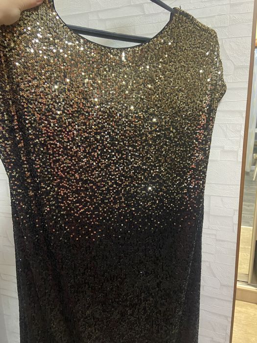 Продаем нарядное платье