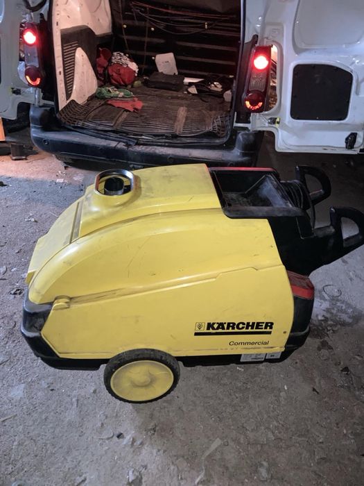 Автомийка високого тиску  професійна   KARCHER керхер