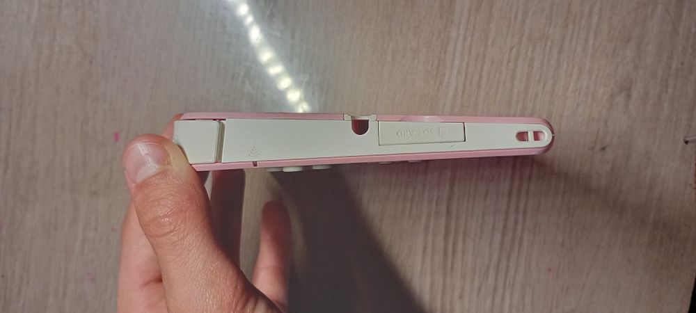 Продам ігрову приставку nintendo 2DS