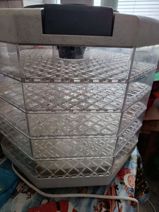 Сушка для овощей и фруктов,грибов.