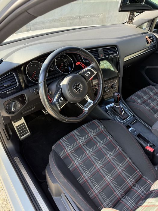 Volkswagen Golf 7 GTI 2.0 TSI DSG 230cv