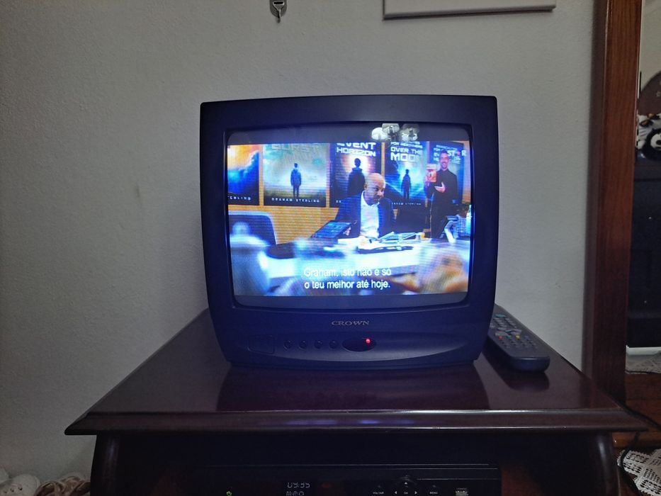 Televisão Crown em bom estado