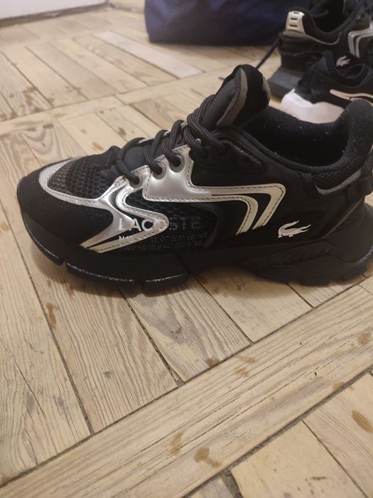 Оригінальні красовки Lacoste