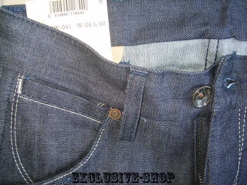 Spodnie męskie dżinsy Wrangler 2Frz Dry W26 L32 ; pas 70 cm