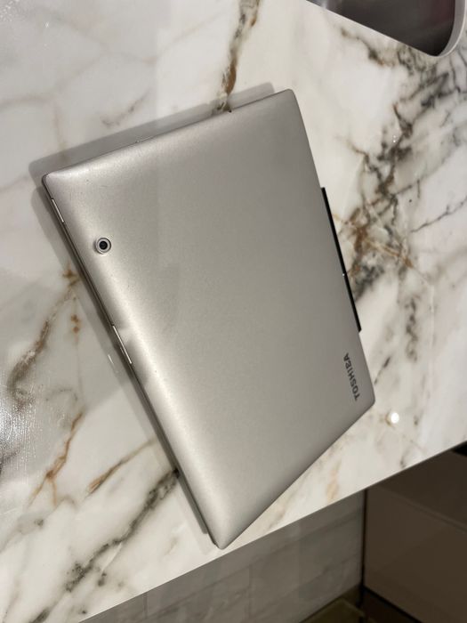 Toshiba Click  10