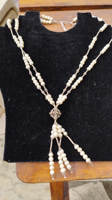 Colar de pérolas com elementos de prata  vintage