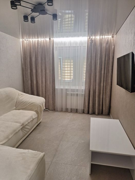 Новий ремонт, біля ж/д вокзалу