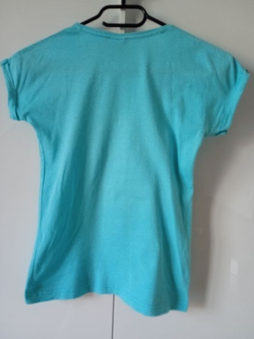 T-shirt z cekinami 134