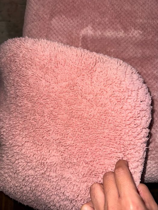 Edredão rosa, grande, cama de casal