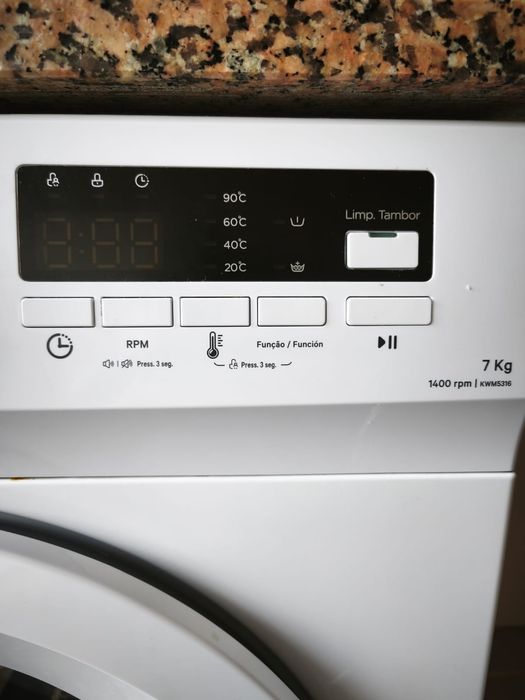Máquina de Lavar Roupa Kunft 7 Kg 1400rpm
