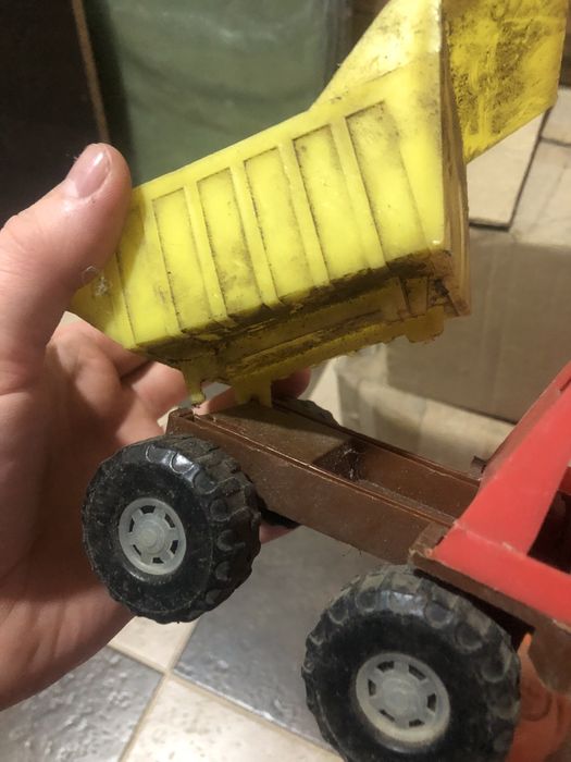 Продам іграшку машинку ссср