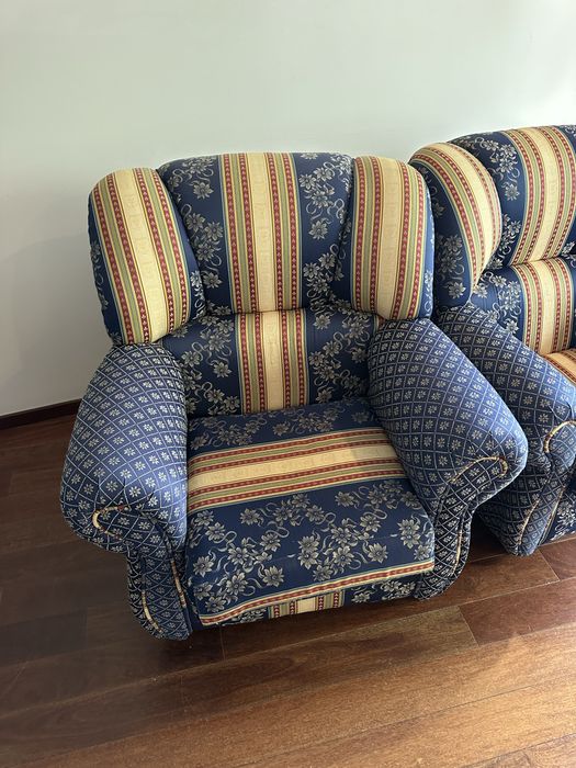 Conjunto de 2 Sofás / Poltronas - 29.99€ (Os Dois)