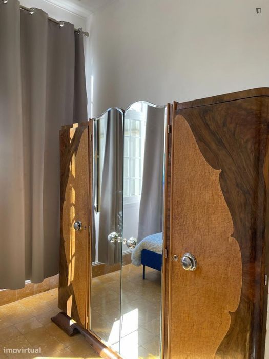 Quarto - localizado em São Bento Lisbon