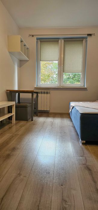 Dwa ładne pokoje z balkonem w świetnej lokalizacji.