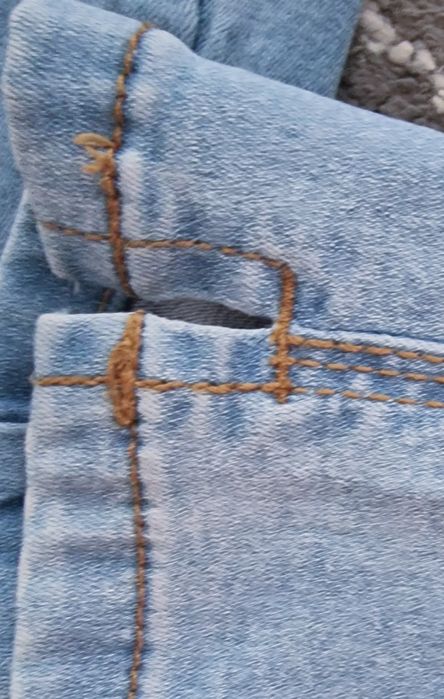 Spodnie dzinsy, rurki.