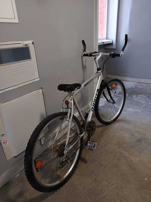 Bicicleta Orbita, em alumínio