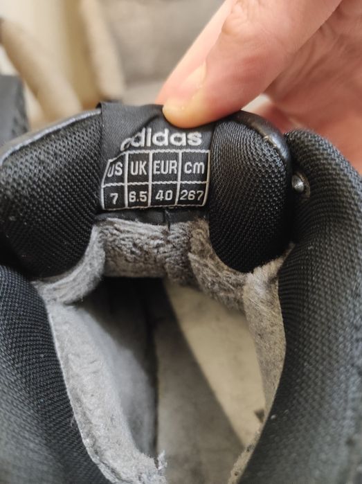 Кроссовки Adidas оригинал 40 размер. Мужские кожаные высокие