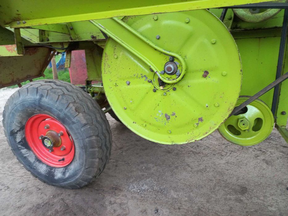 Комбайн Claas Cosmos