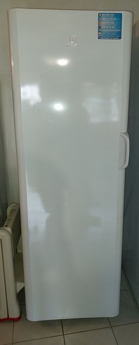 Indesit R600a semi-usado