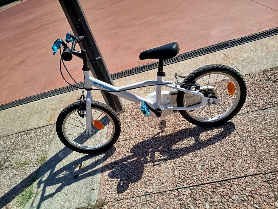 Bicicleta criança roda 16", com rodinhas oferta
