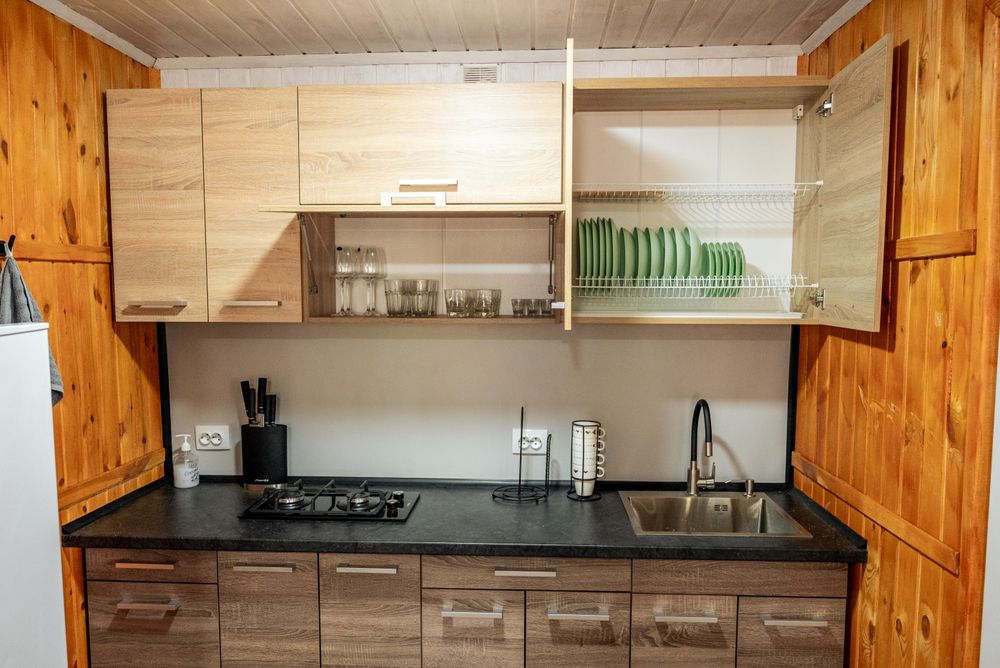 Оренда,риболовля,база на воді будинок,човен,пляж,альтанка,спуск човнів