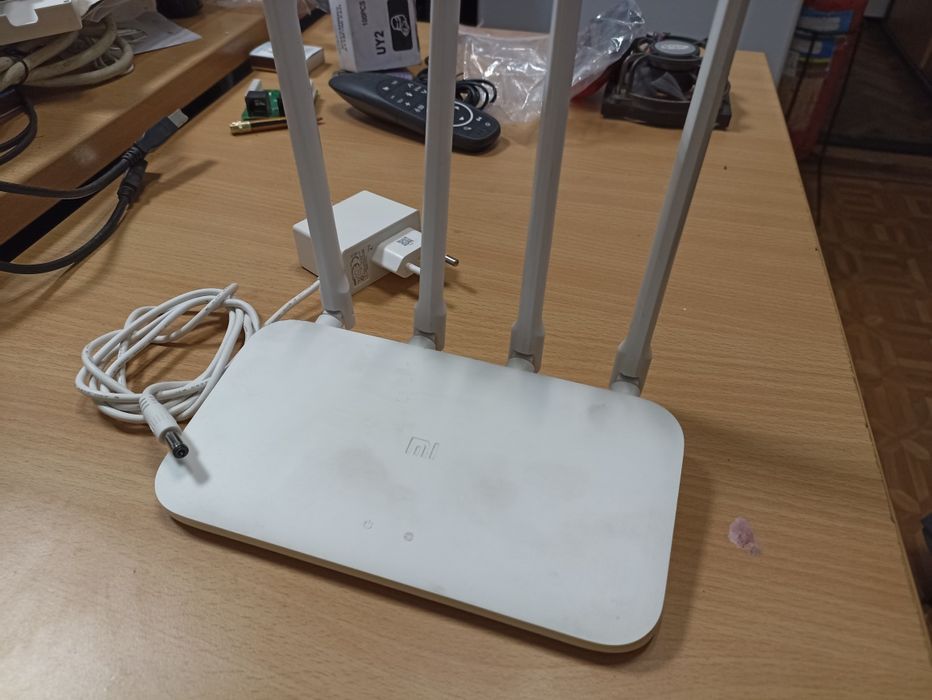 Продам роутер Хіаомі 4С Кинетик!