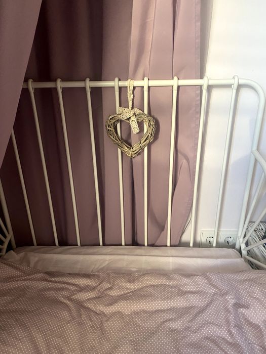 Vendo 2 camas de criança, IKEA,  como novas,  sem marcas de uso.