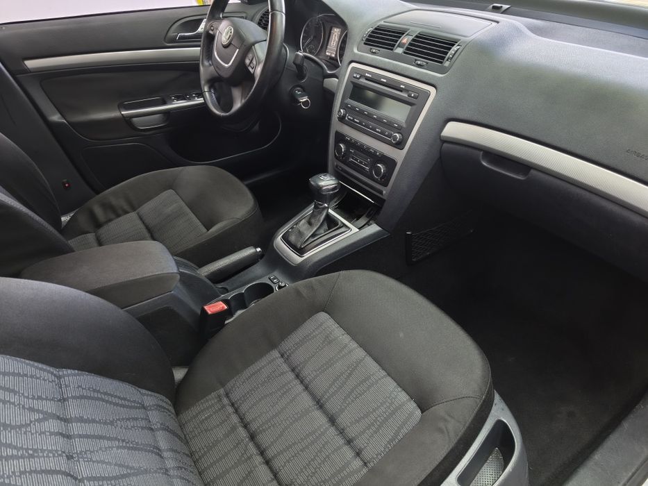 Skoda Octavia 1.6 TDI 105cv DSG | Garantia 18 Meses | Financiamento