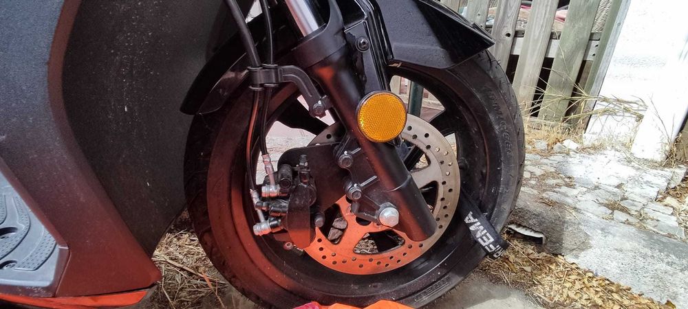 SEAT MO 125 Scooter Elétrica - 1475KM Branca