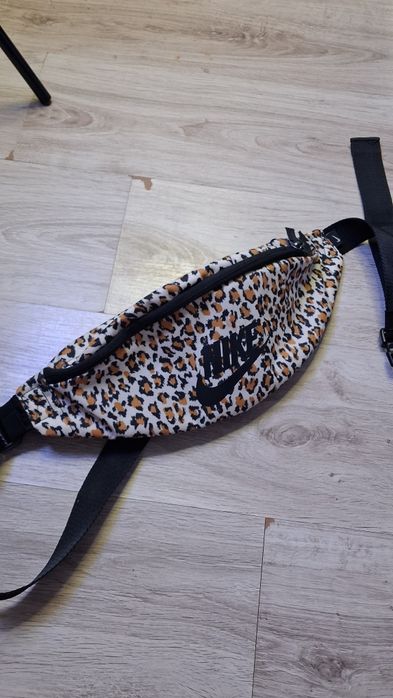 Сумка  бананка через плечо nike tech оригинал