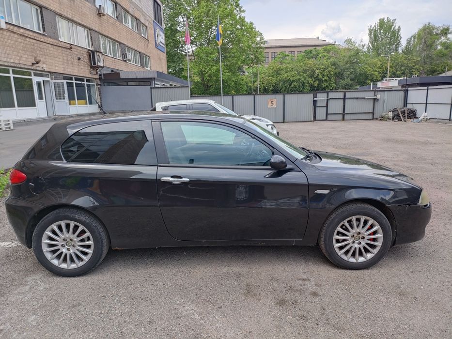 Alfa Romeo 147 1,9 jtdm 2006 год