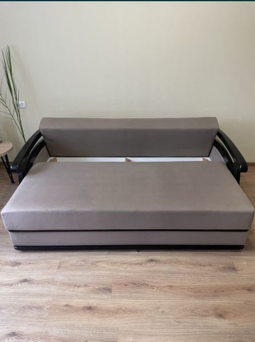 Диван в ідевльному стані