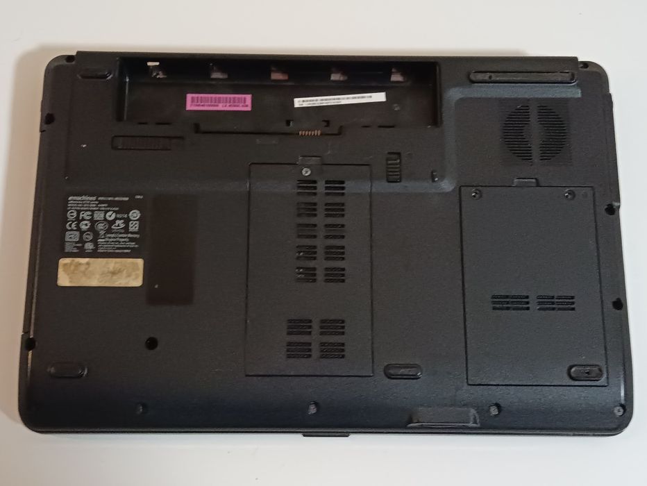 Laptop Acer Emachines E725 | T4200 | 1x2 GB RAM | DVD | 15,6" HD