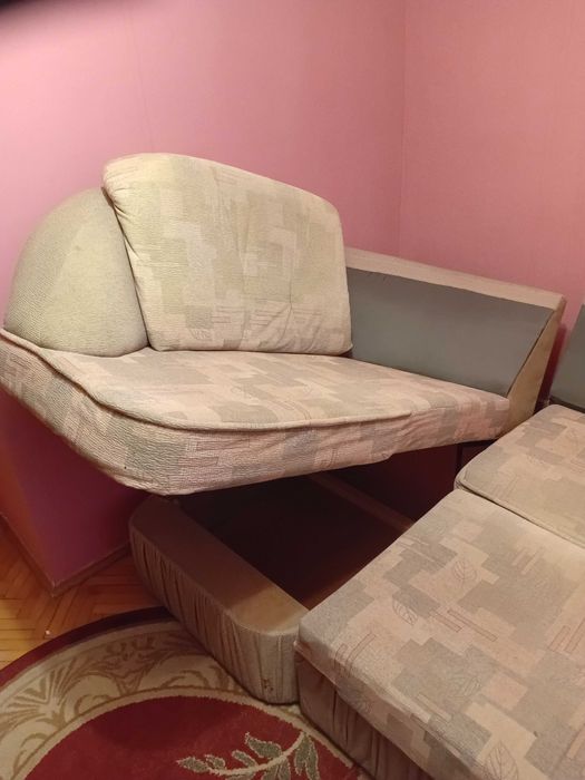 Диван     куток.