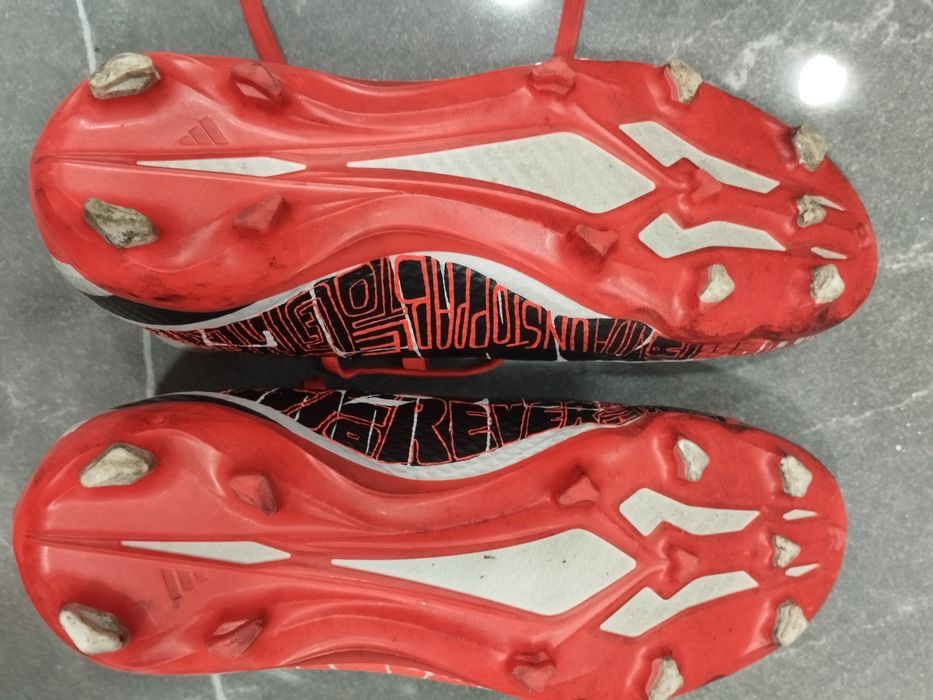 Chuteiras Adidas  para sintético tam 35