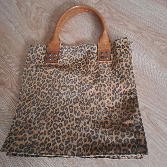 Mala com padrao da moda