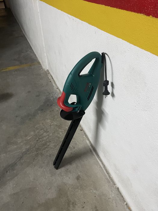 Corta-Sebes BOSCH (Como Novo)