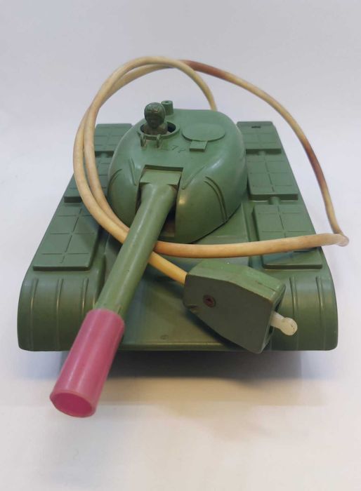 Танк Т-34. СССР. На батарейках.