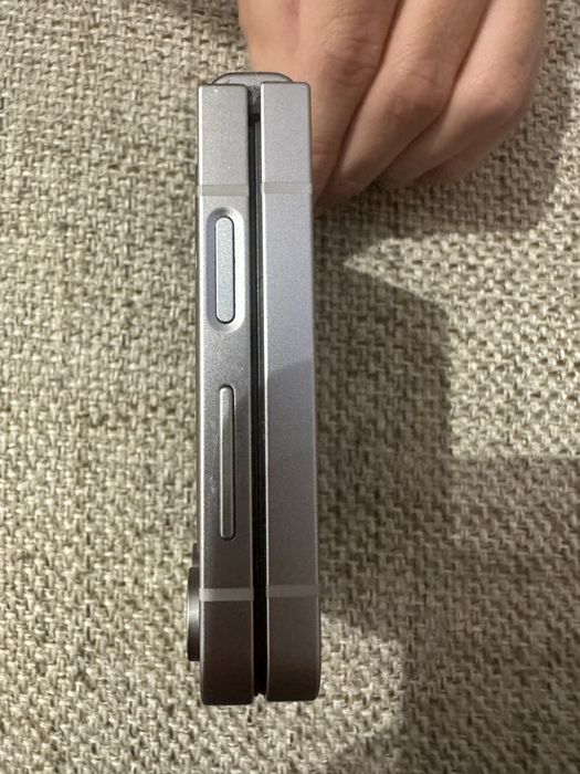 Смартфон Samsung Galaxy flip6 з гарантією